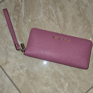 Brand NEW Michael Kors Pink Wallet
